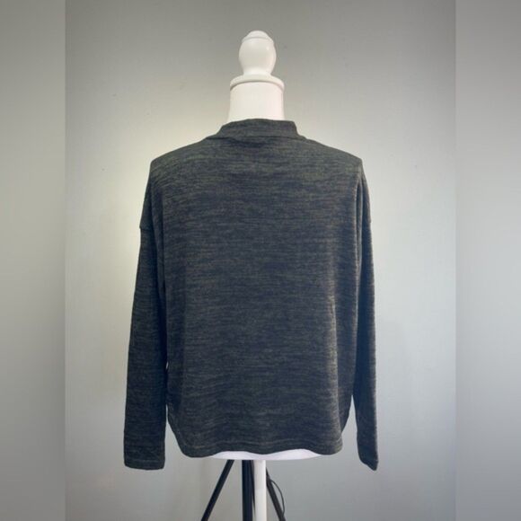 CLEARANCE! Olive Boutique Mock Neck Sweater Size S NWT - Picture 2 of 6